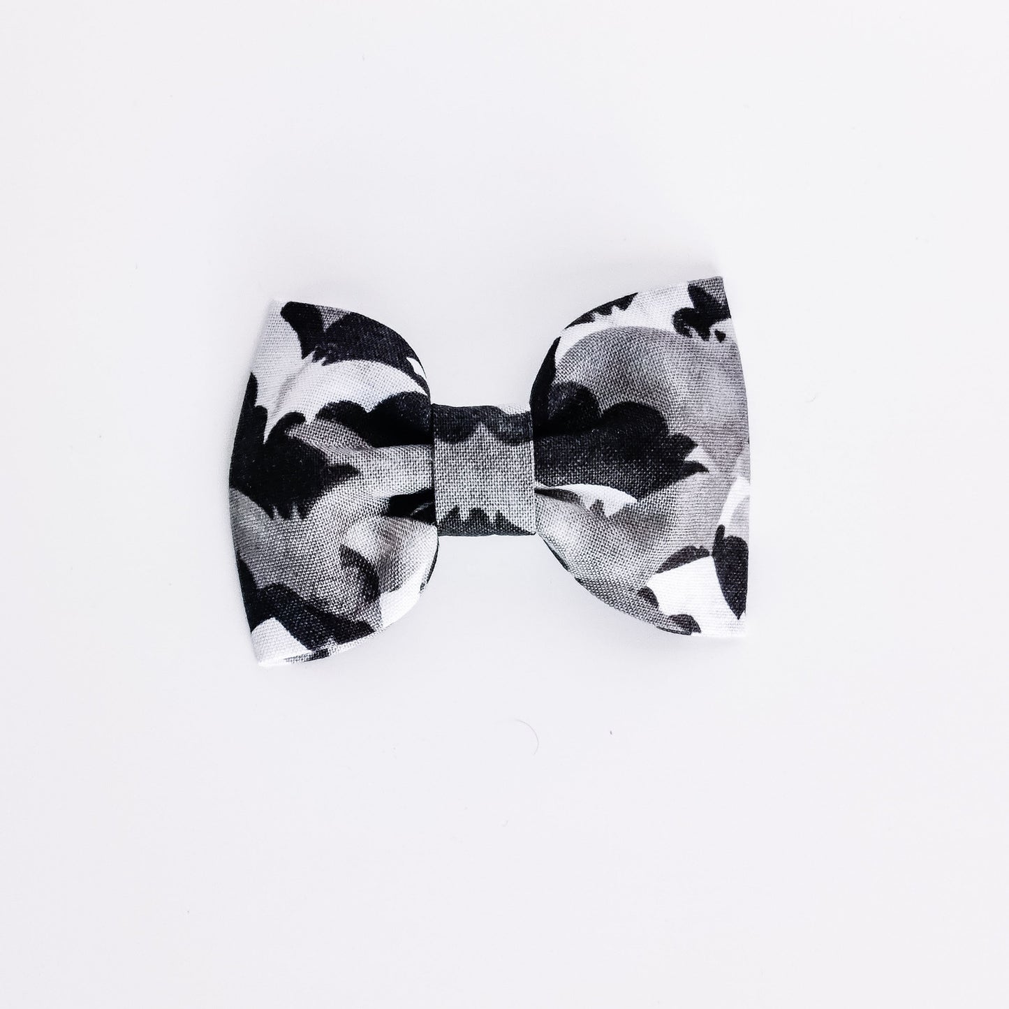 Cookies and Cream Bats Dog & Cat Bow Tie/Collar Flower