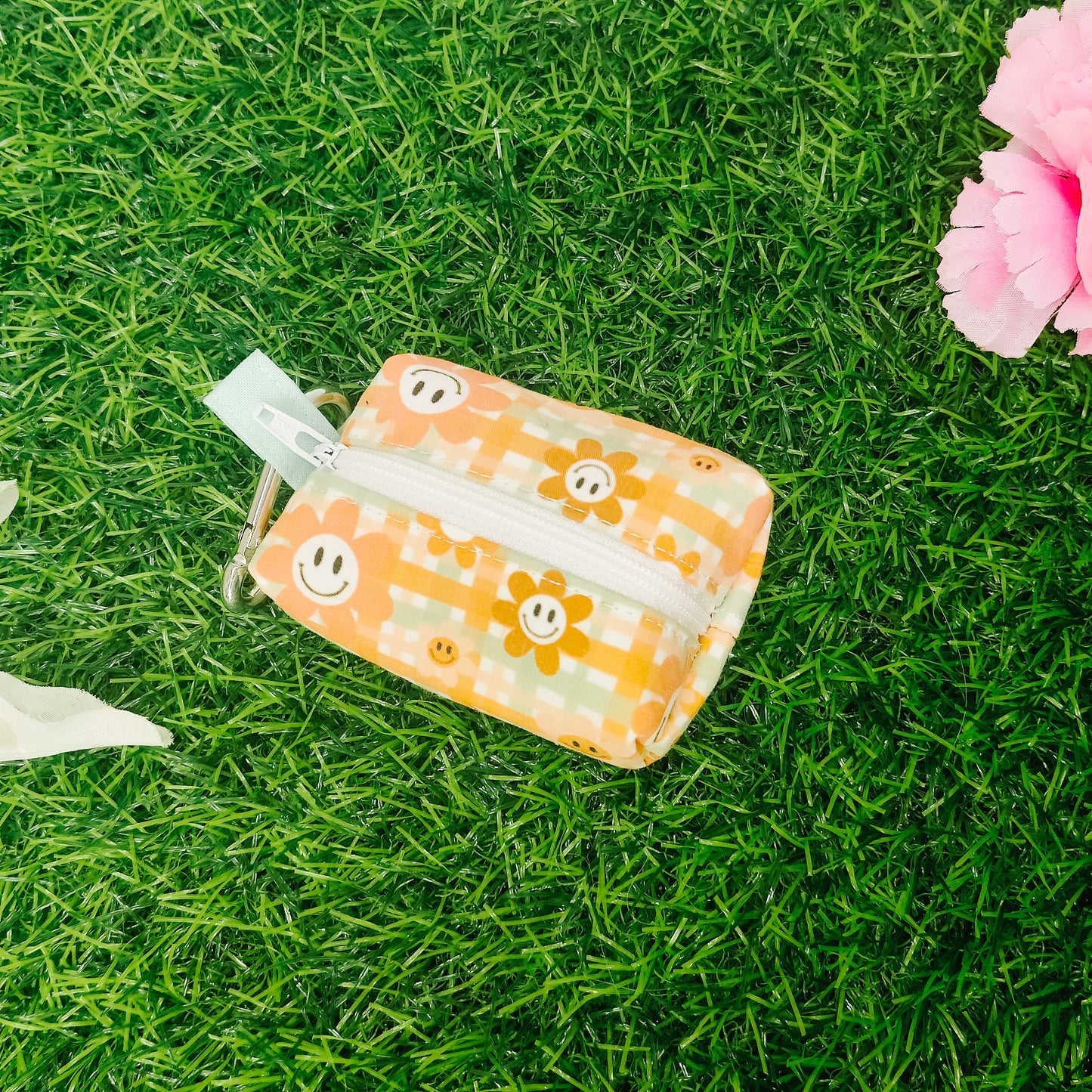 Smiley Plaid Daisy Waste Bag Dispenser