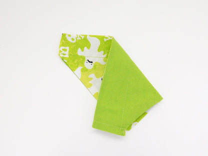 Green Beware Bandana - Charlotte's Pet